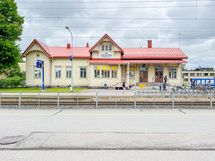 Kirkkonummen juna-asemalle on matkaa n. 900m.