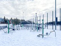 Ulkokuntoilualue Säterinniityn urheilukentän kupeessa.