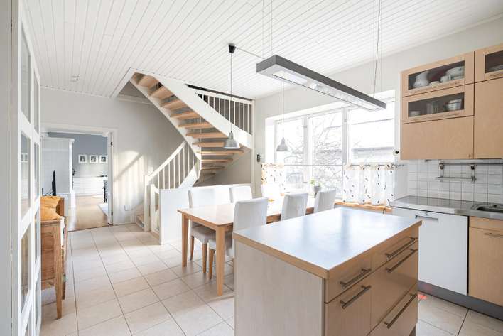 Omakotitalo, 6h, k, s, psh, khh, 3xwc, 204/240 m², Jokela, Tuusula