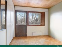 Makuuhuone 1 (käynti parvekkeelle)