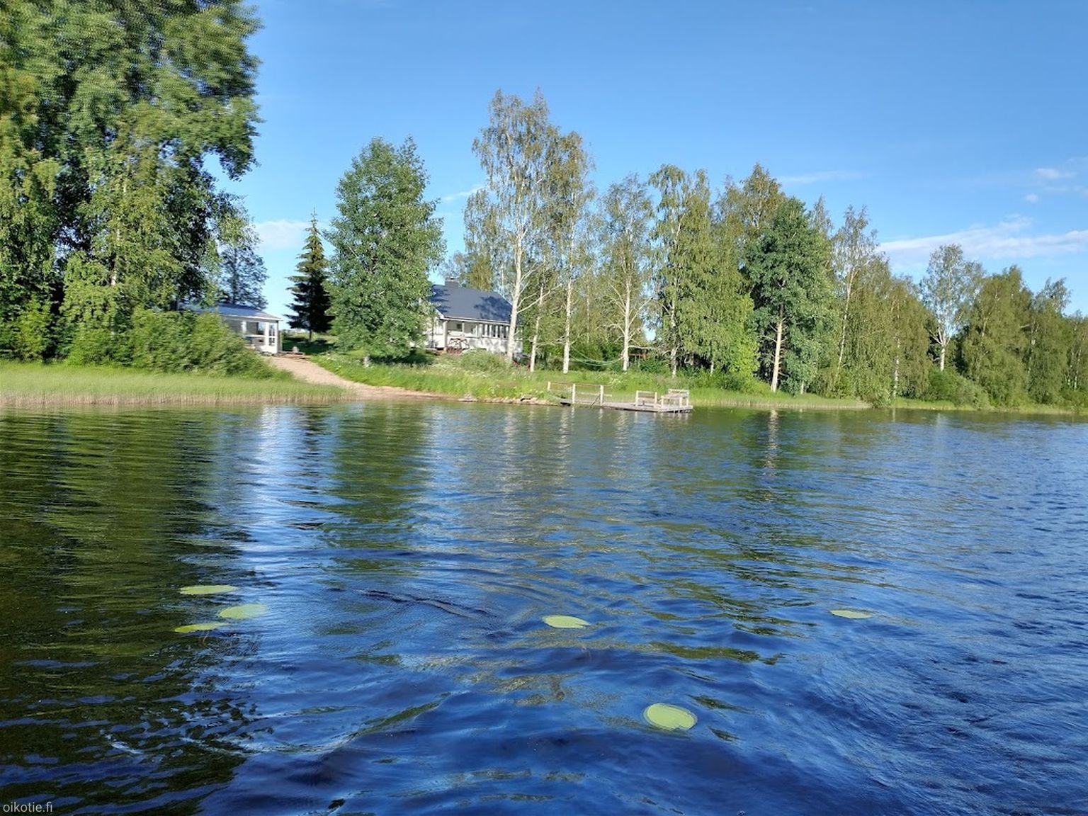 4-bedroom house by the lake in Ähtäri with a sauna and hot tub