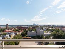 Taloyhtiön kattoterassin henkeäsalpaavat näkymät