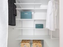 Päämakuuhuoneen yhteydessä on walk-in closet.