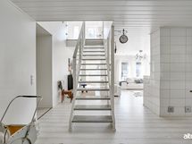 Portaat yläkertaan.