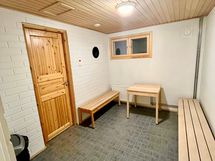 Taloyhtiön sauna.
