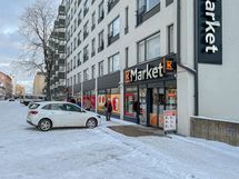 Ruokakaupat kävelyetäisyydellä.