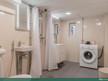 Avara ja tilava kylpyhuone