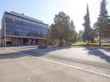 Loistava sijainti. Torille muutama kymmenen metriä.