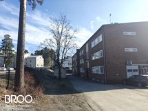 Julkisivua takapihan puolelta