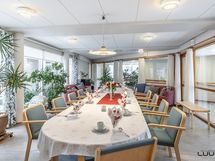 Kerhohuone, taloyhtiön yhteisissä tiloissa.