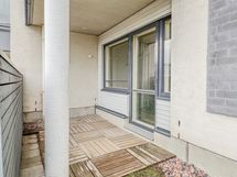 Terassi on kivan kokoinen