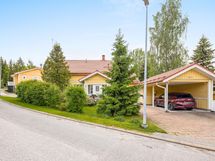 Sisääntulo tontille