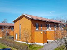 Päätyhuoneistoon kuuluu ulkovarasto.