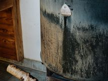 Talon sauna lämpiää puilla!