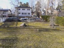 Iso eteläpiha, määräala 811m2