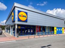 Lidl Kaivoksela vain noin 10-15 minuutin kävelymatkan päässä. S-Market myös Lidl vierellä.
