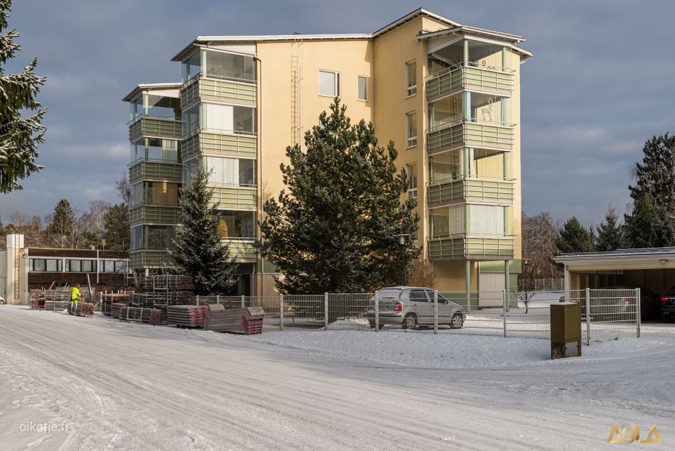 Julkisivu