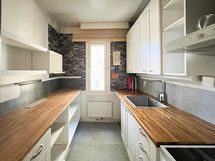 Toisen kerroksen koti rauhallisella sijainnilla.