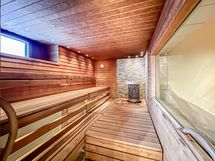 Taloyhtiön sauna.