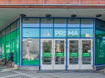 Malmin kattavat palvelut, mm. Prisma ja Lidl, noin 900m päässä.