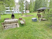 Taloyhtiön piha-alue yhteiskäytössä