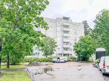 Taloyhtiössä on kuivaushuone ja pyörävarasto
