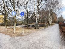 Alueella loistavat ulkoilumahdollisuudet meren äärellä.