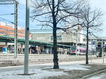 Malmin juna-asema Prisman kupeessa.