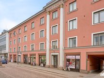 Tervetuloa tutustumaan tähän keskusta kotiin, joka sijaitsee kauppakeskus pasaatia vastapäätä!