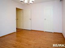 Makuuhuoneessa on vaatehuone