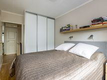 Yläkerran makuuhuone 2.