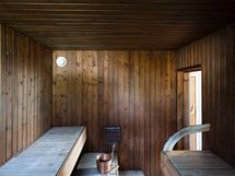 majoitusrakennuksen sauna alakerrassa