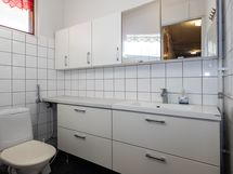 Erillinen wc 1 eteisessä