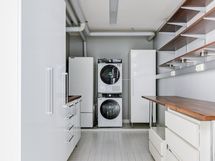 Kodinhoitotila, vaatehuone (ei sisälly huneistoalaan)