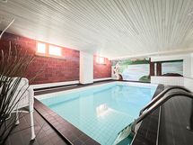 Yhtiössä on uima-allas