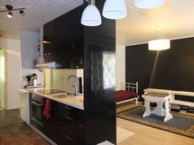 Tupakeittiö avautuu olohuoneeseen