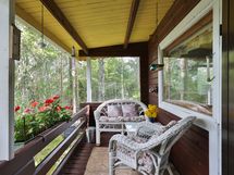 Päärakennuksen terassi