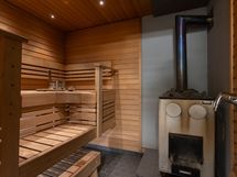 Taloyhtiön sauna.