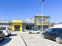 24h S-market Pohjois-Tapiolaan on vajaan 10 minuutin kävelymatka.