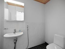 Erillinen wc.