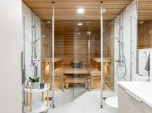 Hulppea kylpyhuone/ sauna