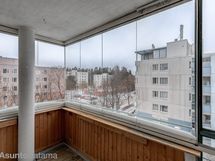 Lasitettu etelä/länsi-parveke.