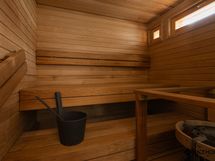 Oma ikkunallinen sauna