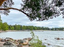 Matinkylän ranta n. 1,8 km päässä.