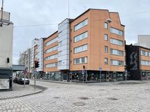 Julkisivu Hallituskadun ja Kasarmikadun kulmasta