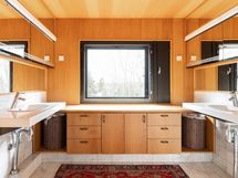 Yläkerran isompi kylpyhuone