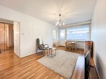 Olohuoneessa on runsaasti tilaa sisustaa itselleen kiva koti.