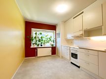 Keittiöön sopii hyvin ruokapöytä.