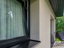 Talon ikkunat aukeavat tuuletus asentoon