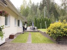Pihapiiriä (vehreään aikaan)